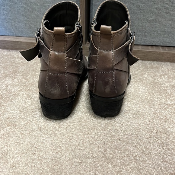 Vince Camuto Beamer ankle boot - Picture 3 of 12